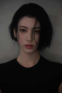 まだ誰も知らない、三吉彩花。 アートブック制作決定！