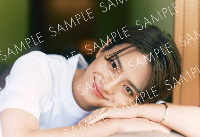 俳優・岩瀬洋志さんの2026年4月スタートの卓上カレンダー発売決定！ 11